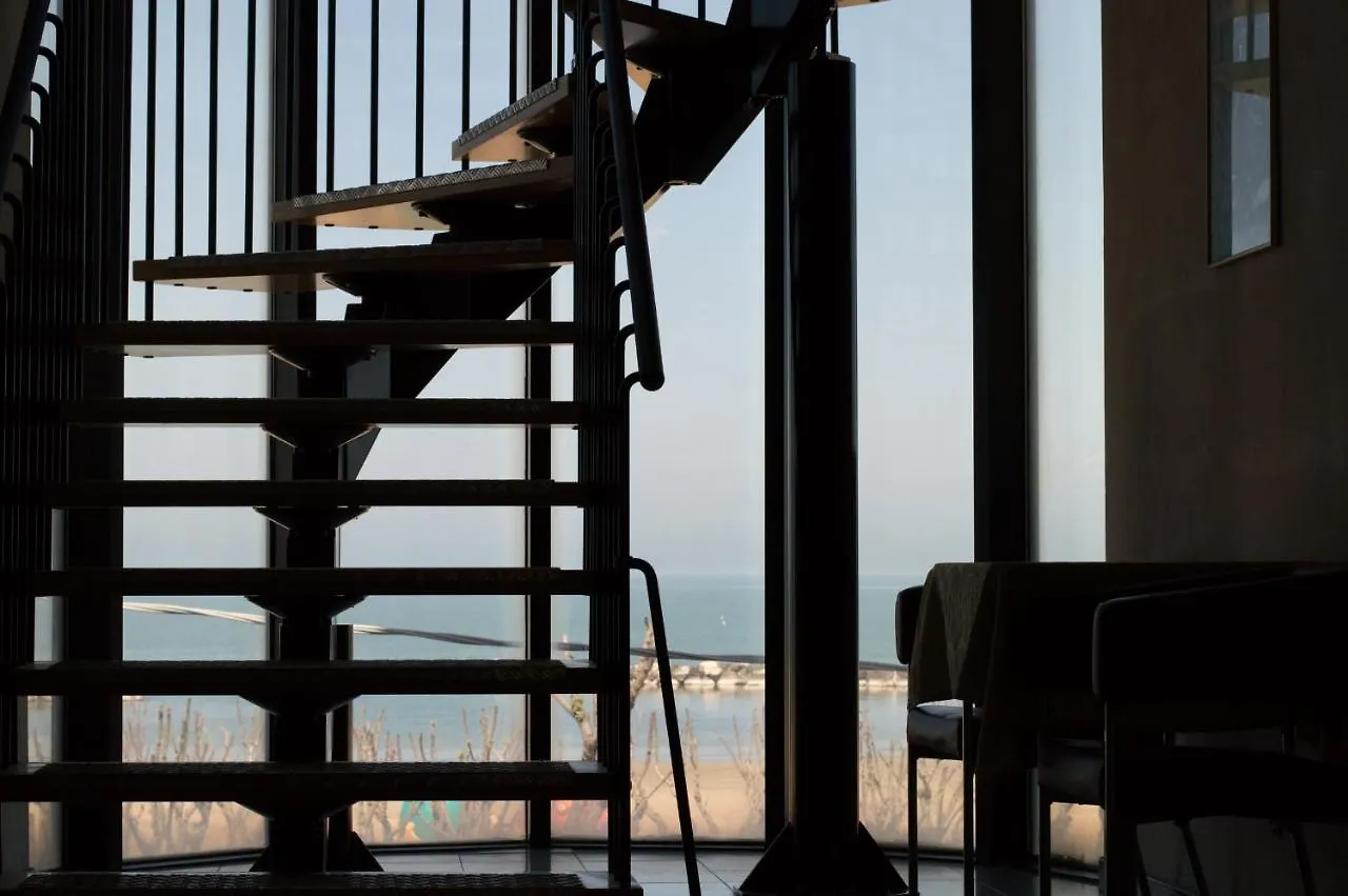 Amba Hotel Rimini 3*,